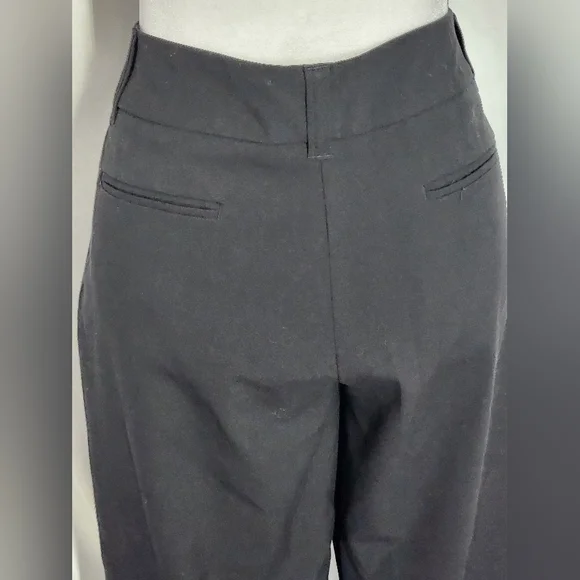 Daisy Fuentes brand size 10 black capri slacks - Picture 3 of 8